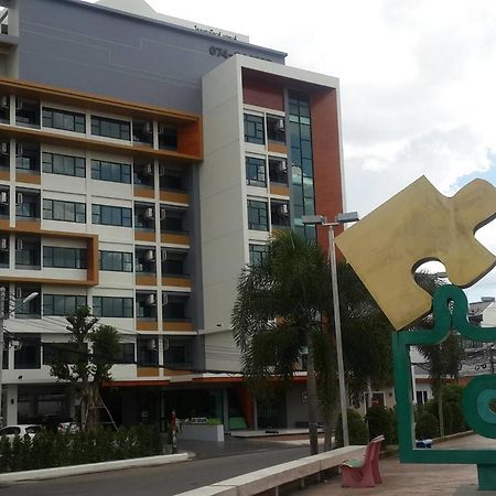 Br Grand Hotel Hat Yai Bagian luar foto