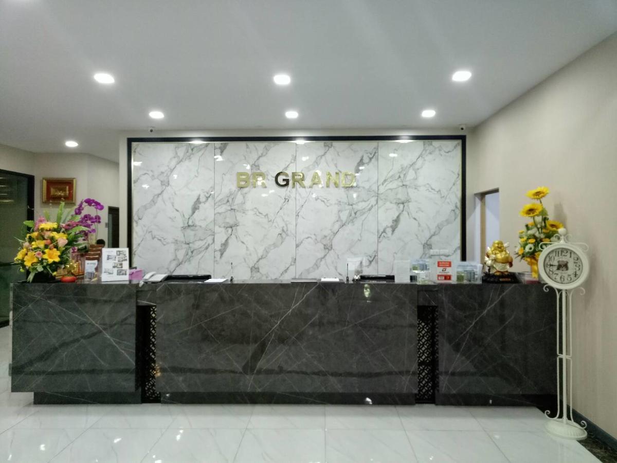 Br Grand Hotel Hat Yai Bagian luar foto